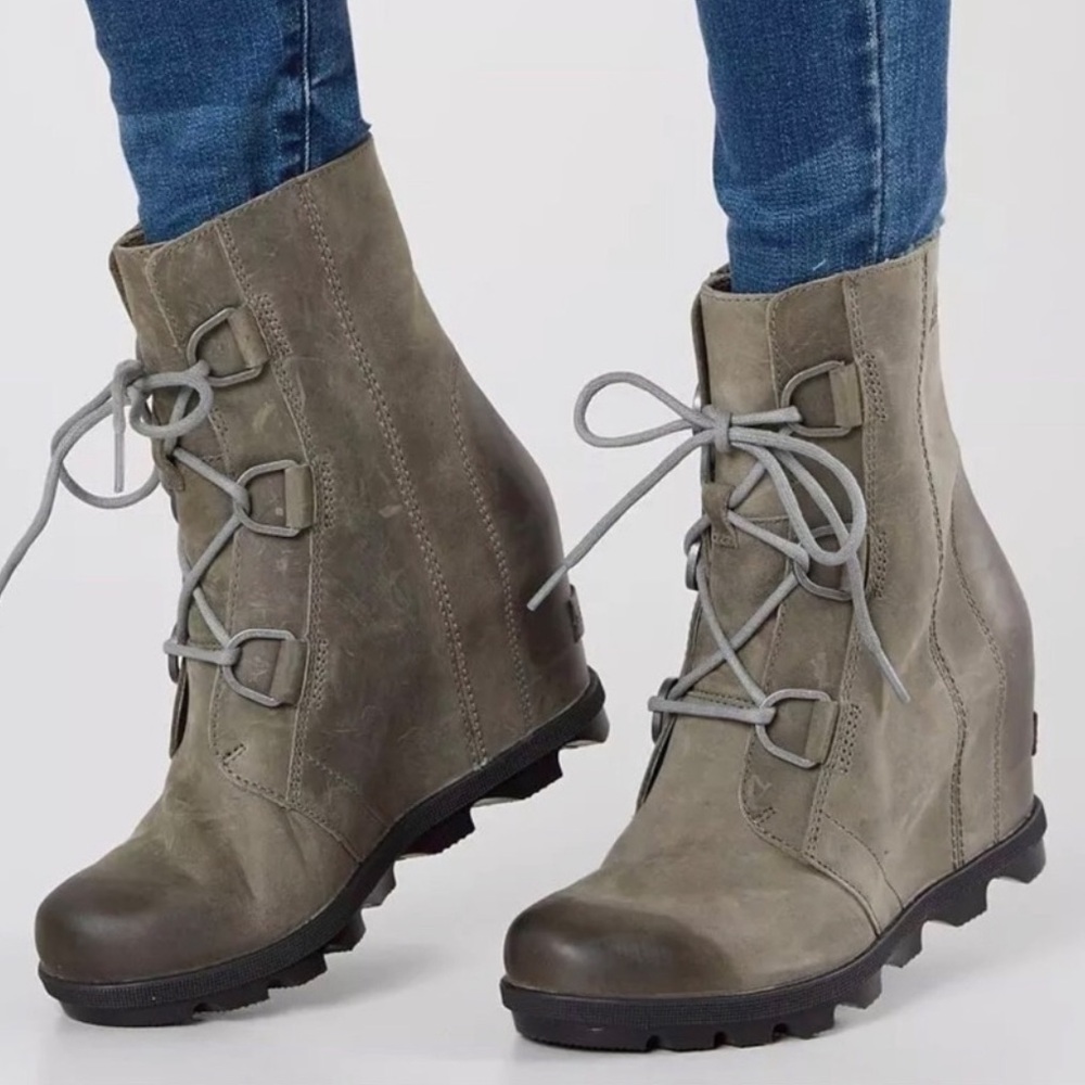 Sorel Joan of Arctic mid wedge lace up boot grey waterproof leather size 7.5